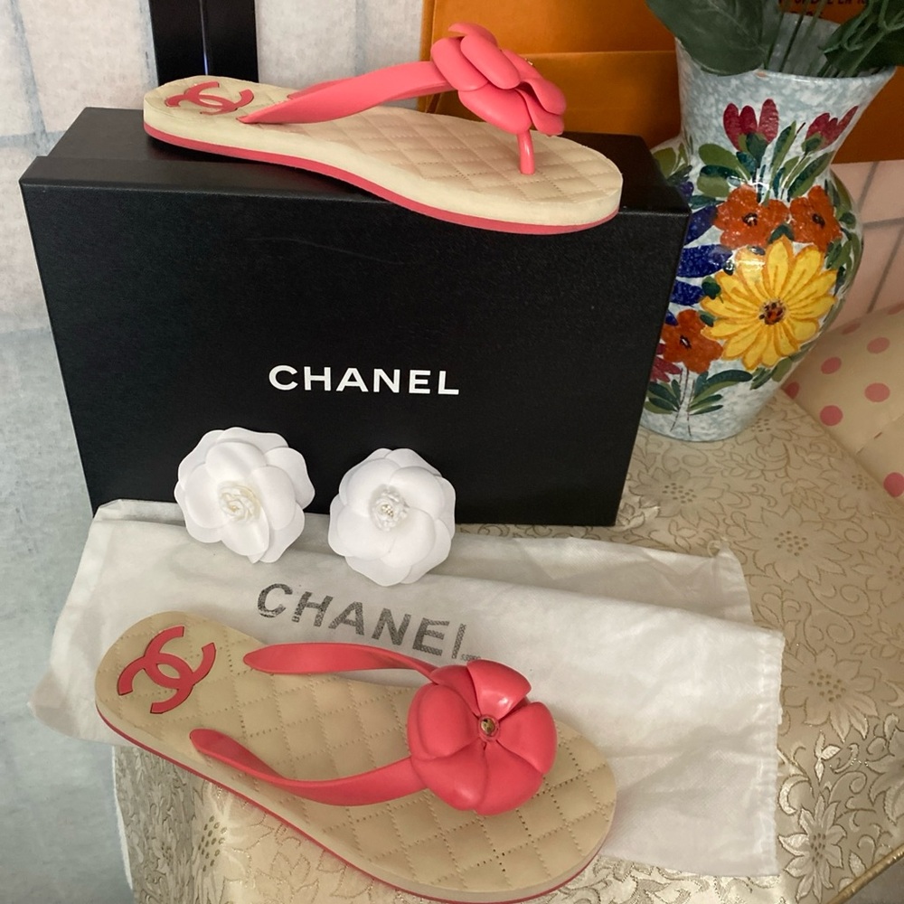 CHANEL Camellia Pink Flower Vamp Sandals 37 EU +Box/Dust Bags/2 Camellia Flowers
